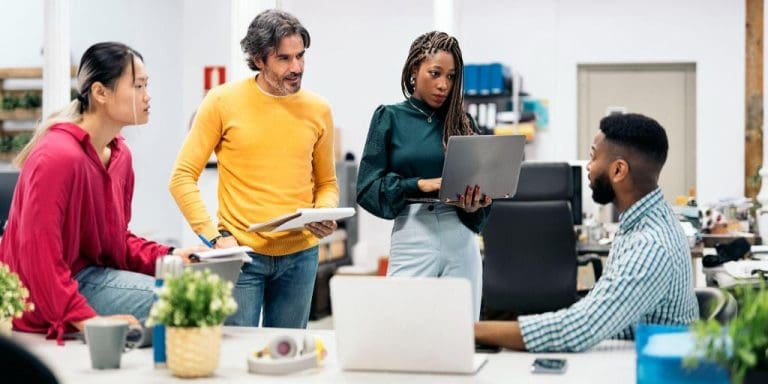 Aprenda o que é SLA, quais são os tipos, porque usar, como aplicar e dicas para empregá-lo com sucesso e garantir a satisfação dos clientes.